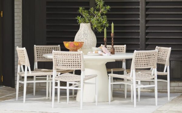 Bazaar Pedestal Dining Table