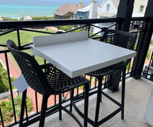 Balconista Table