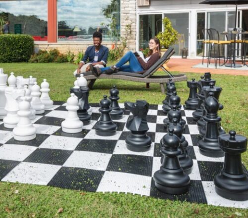 Giant Chess